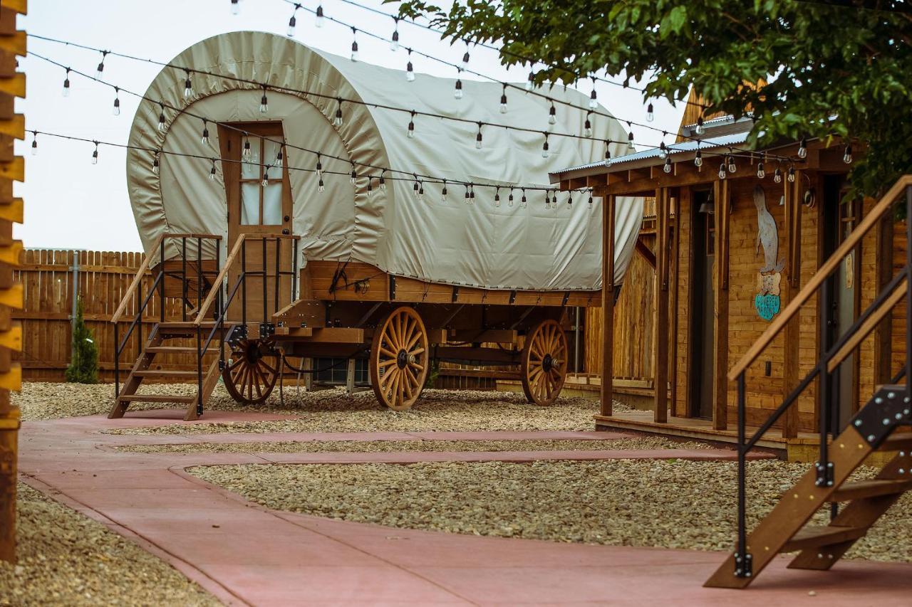 The Big Texan - Cabins And Wagons 阿馬里洛 外观 照片